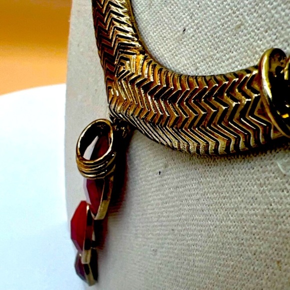 Vintage Gold Tone Necklace With Red Acrylic Drops & Chevron Pattern. N19 - Picture 5 of 9